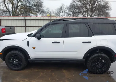 2025 Ford Bronco Sport Badlands z USA, uszkodzony, nr VIN 3FMCR9DA4SRE04959